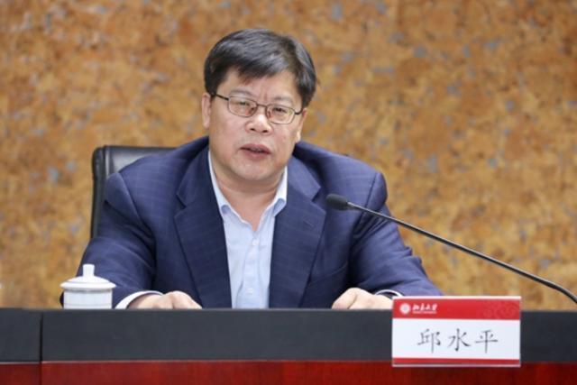 大学校长和书记谁的知名度高,大学的校长和书记哪个级别高