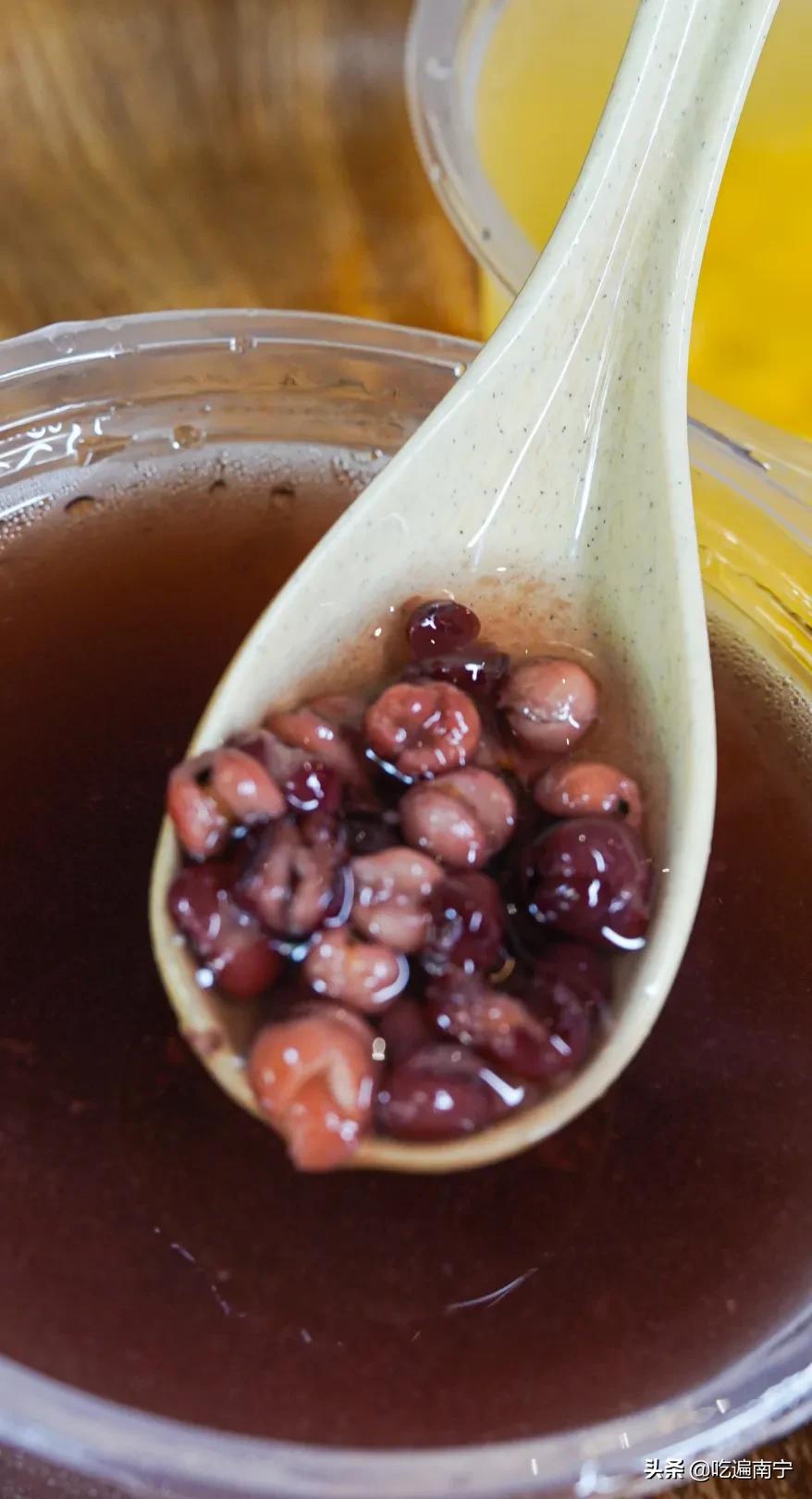 最近有一家特别火的螺蛳粉店,广西南宁西乡塘皇冠螺螺蛳粉