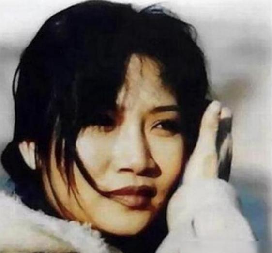 李娜为什么会被遁入空门,李娜是因为谁失恋而出家的