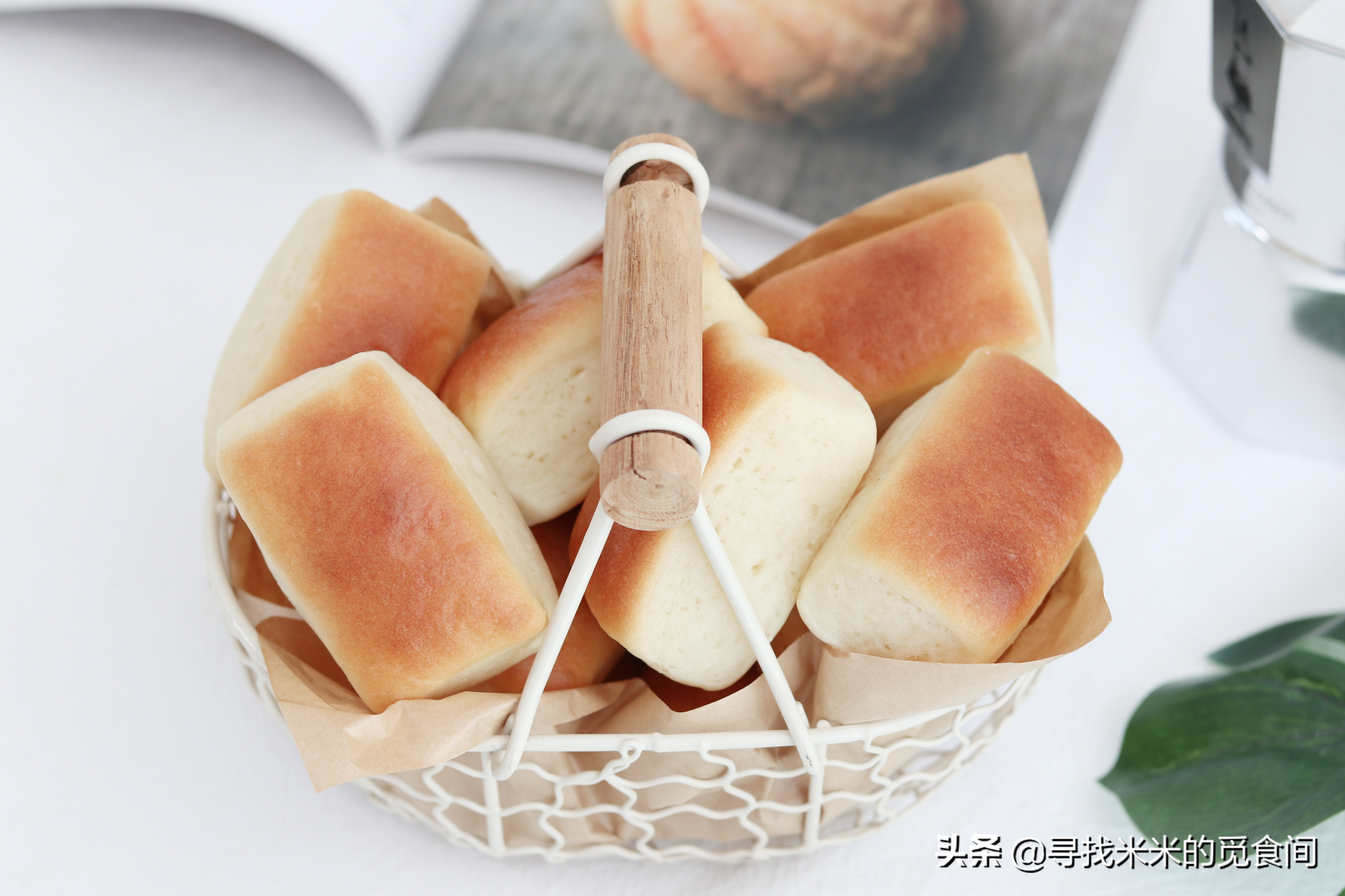 奶香浓郁的小餐包,怎样做软糯奶黄小餐包