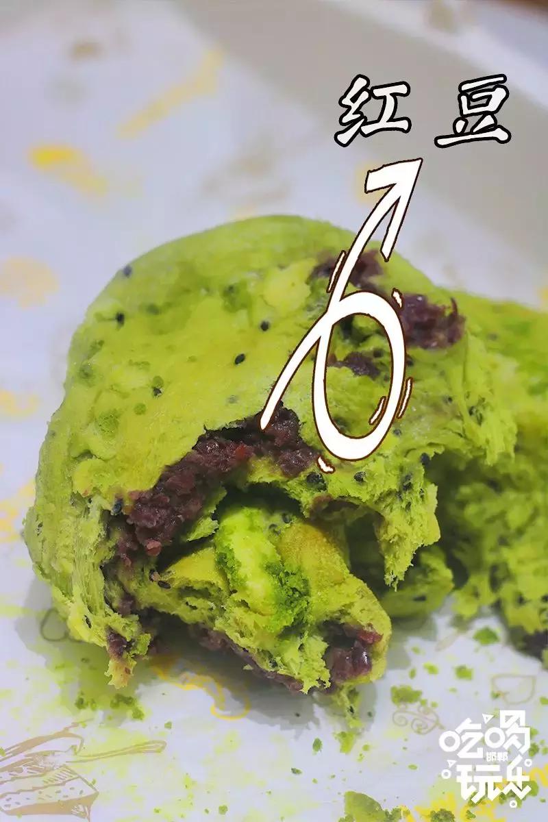 台湾第三代冷萃奶茶“麦地初茶”终于来邯郸了,时髦Girl人手一杯