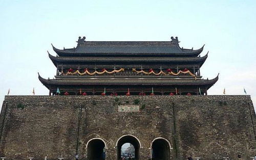 让“下天子一等”的明朝亲王闻风丧胆的“高墙”与“闲宅”