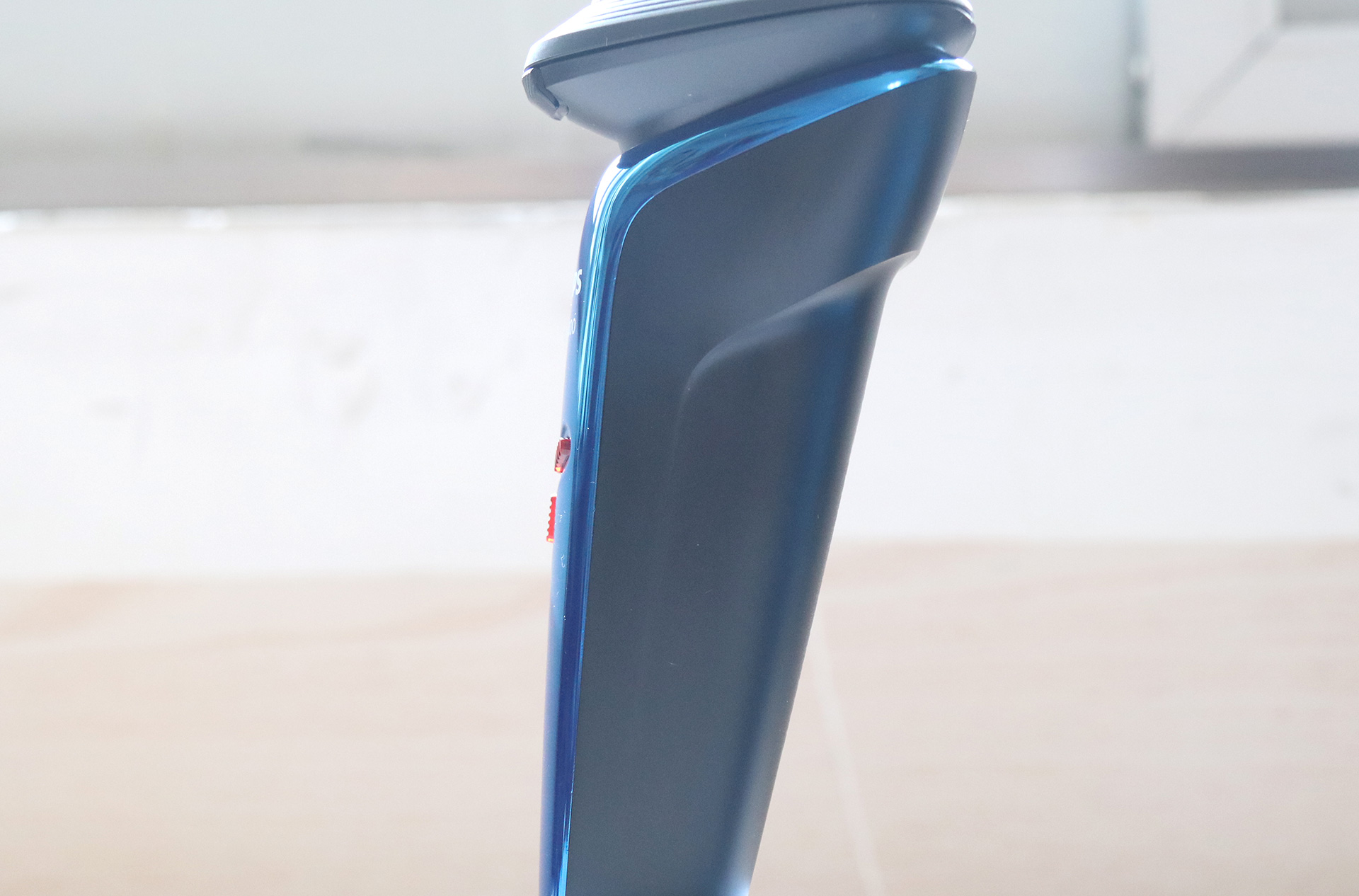 飞利浦剃须刀s4302测评,插电式剃须刀电动男士