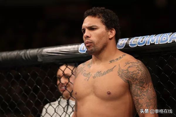 美式足球有多危险,美式足球和足球区别