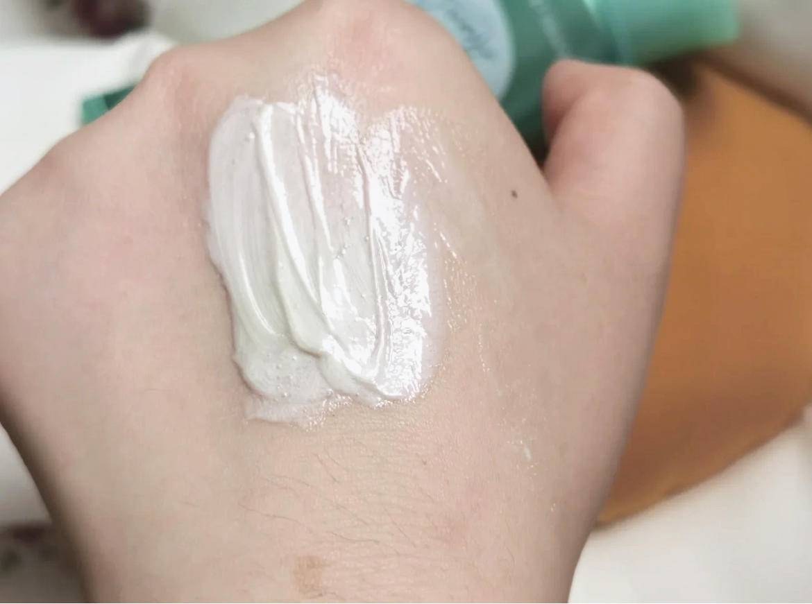 痘痘好多了脸一直红,痘痘反复没完没了