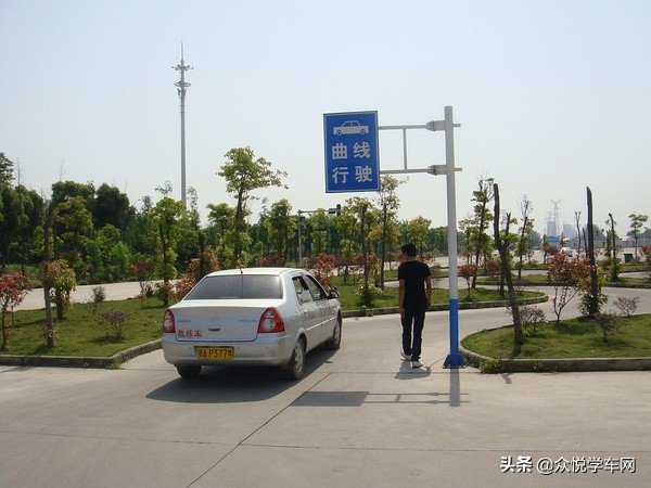 学车要想拿证快，这几个习惯不可或缺