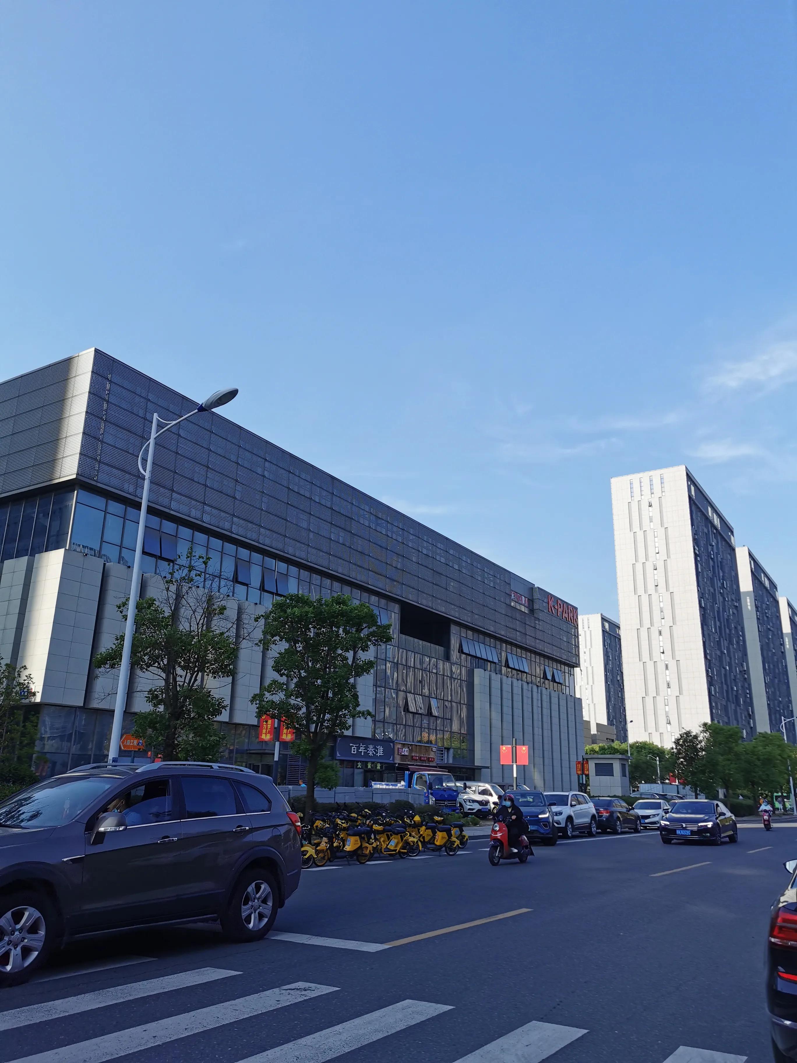 原来扬州的年轻人都在广陵新城上班,这里不知不觉发展的这么好了