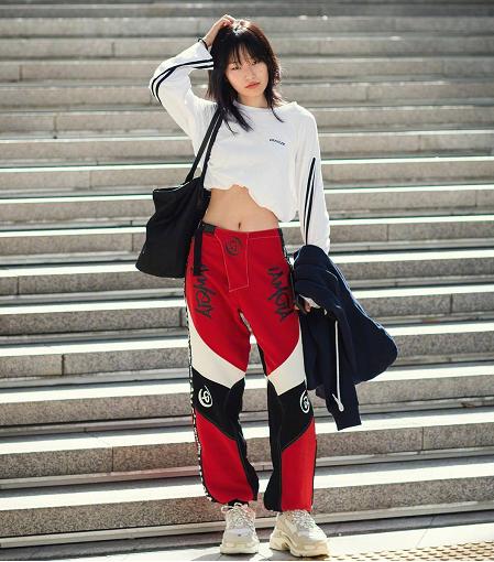 韩流风又起来了，短款夹克+卷边牛仔裤，帅气得不行，第5套更好看