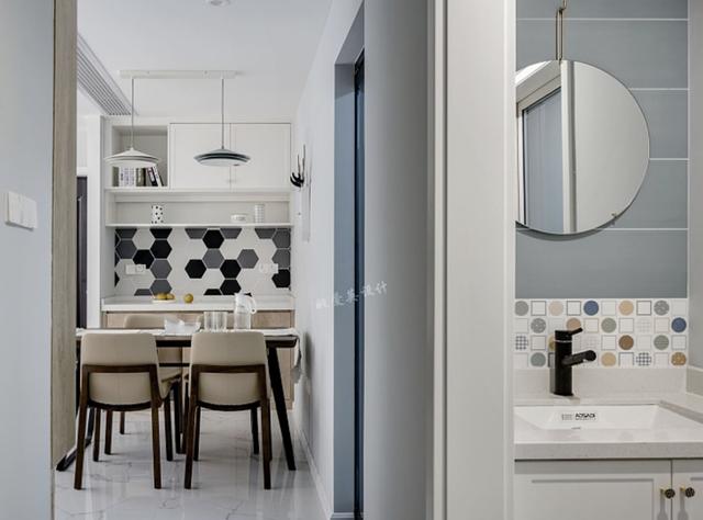 电视墙加长悬空一半,背景墙延长到阳台效果图