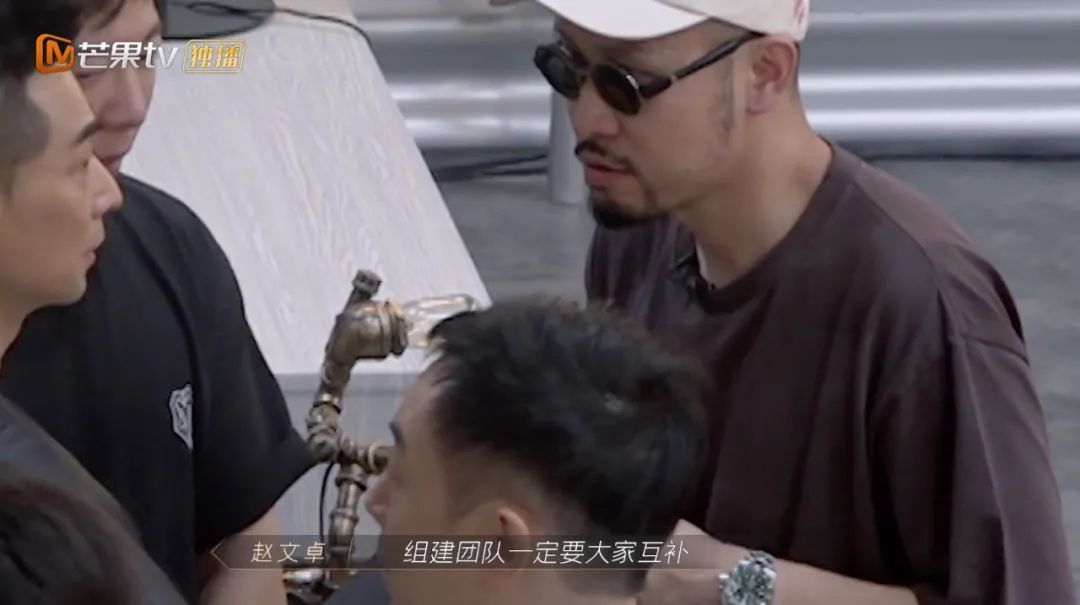 看披荆斩棘的哥哥的反应reaction,爸爸不管娃怎么办