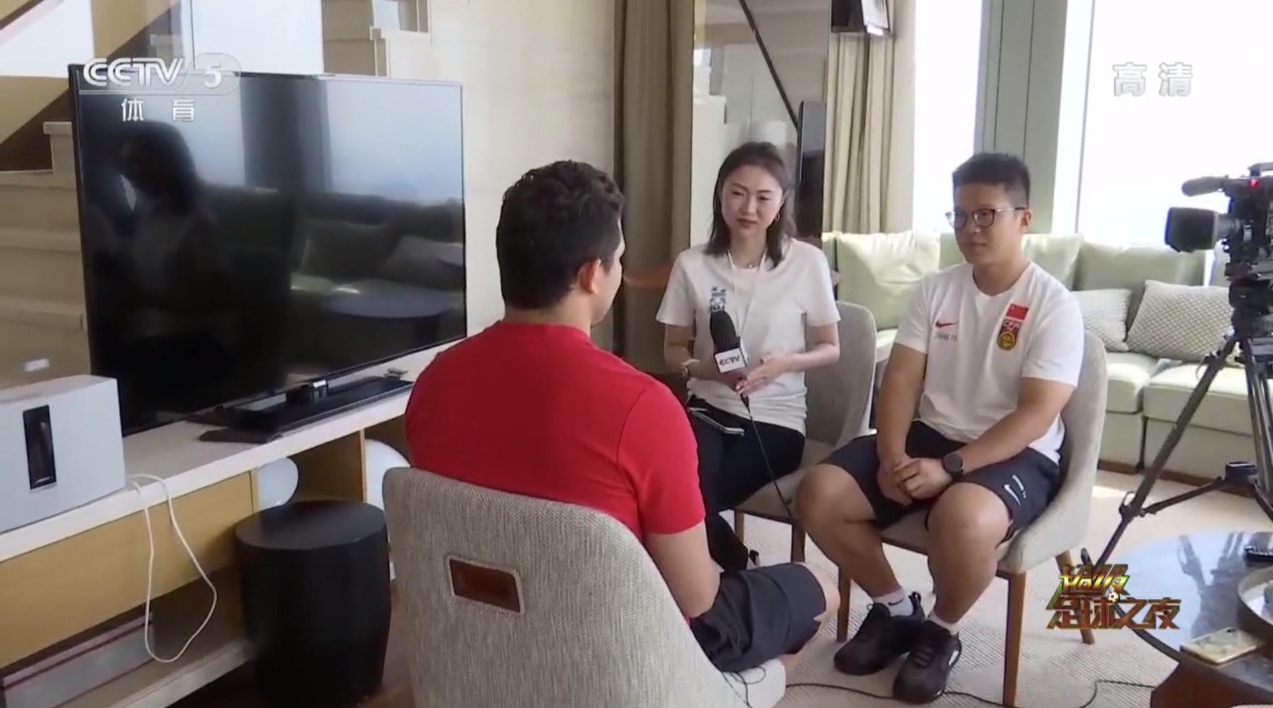 好爸爸！艾克森为儿子南漂广州，5岁儿子上海读书，他独居广州挣钱