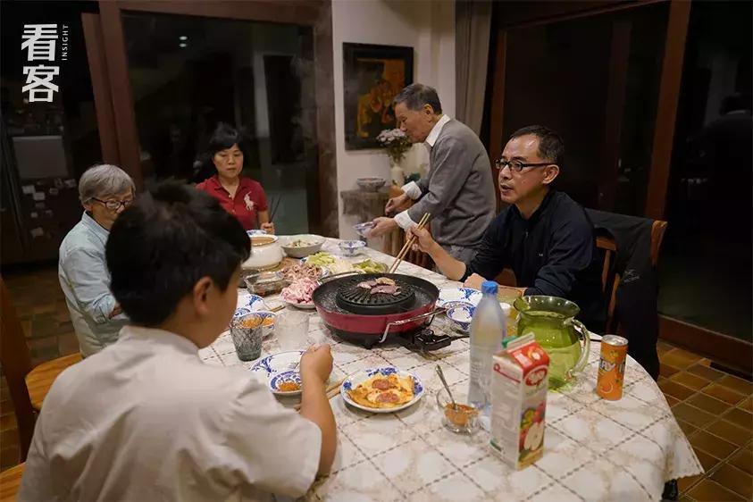 为了孩子上学全家都搬到县城好嘛,为了孩子上学全家去异地