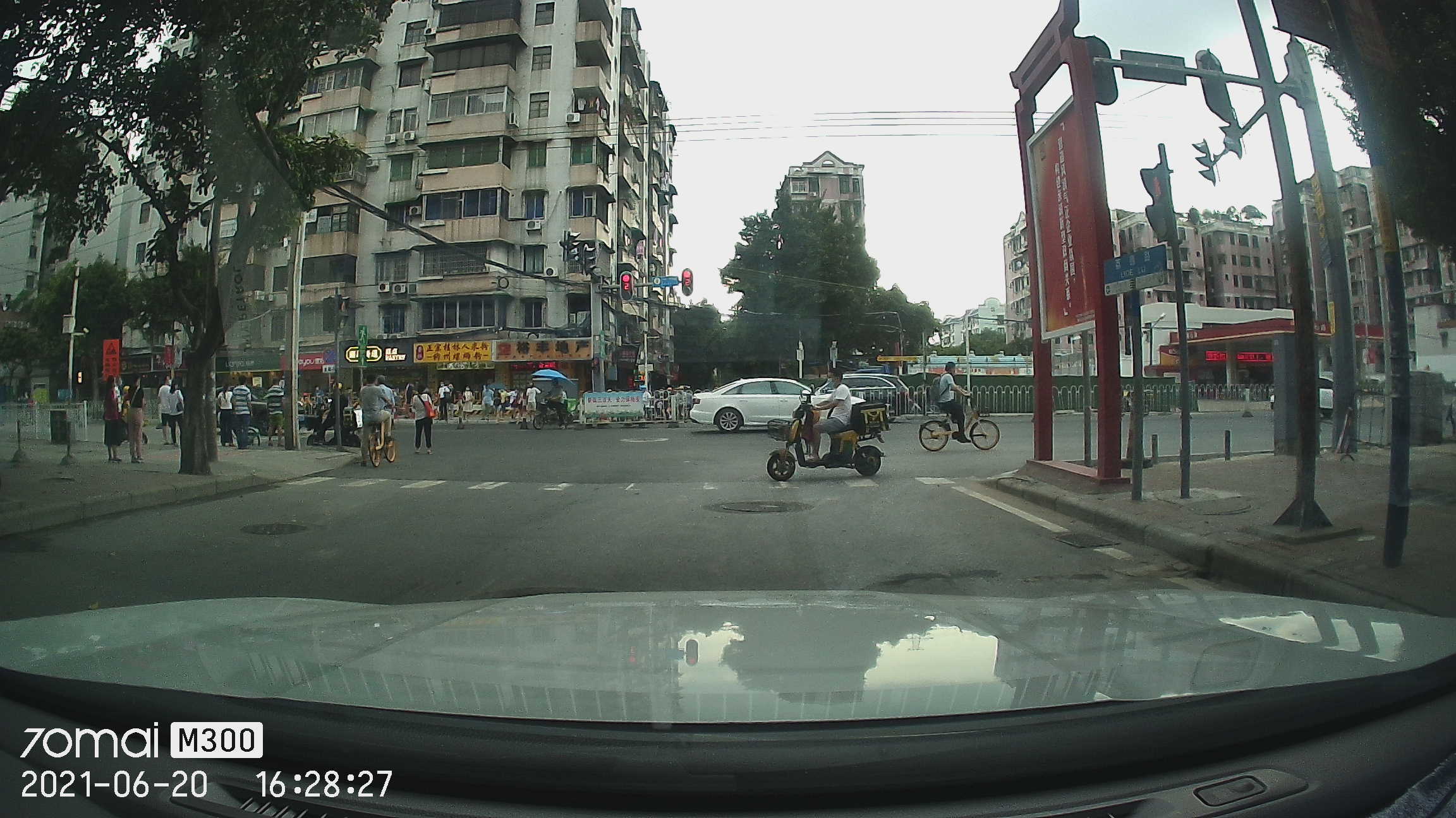 70迈智能记录仪m300说明书,70迈智能记录仪m500和m300哪个好