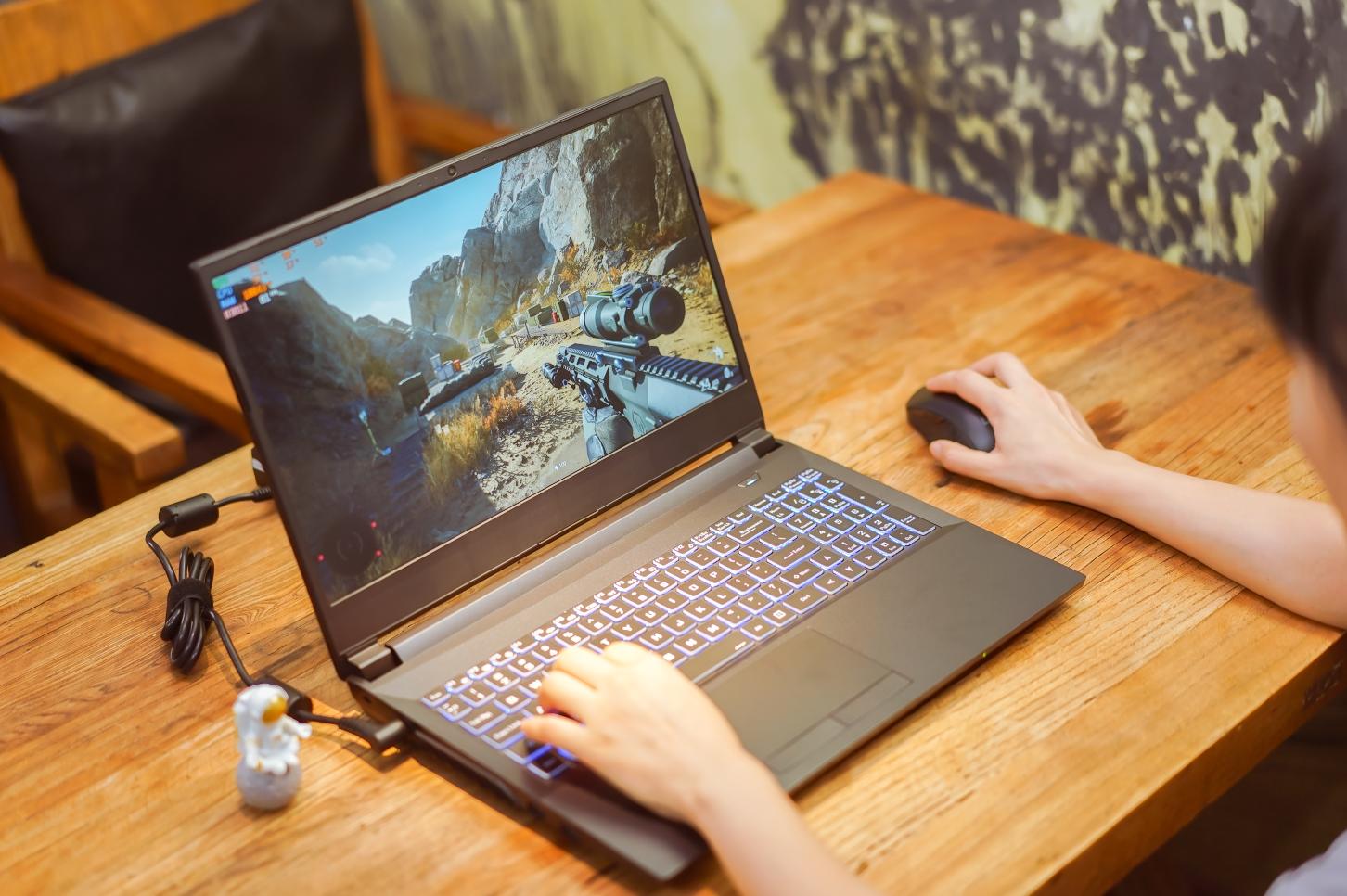 炫龙m7-e8s3怎么样,炫龙m7e6s3优缺点