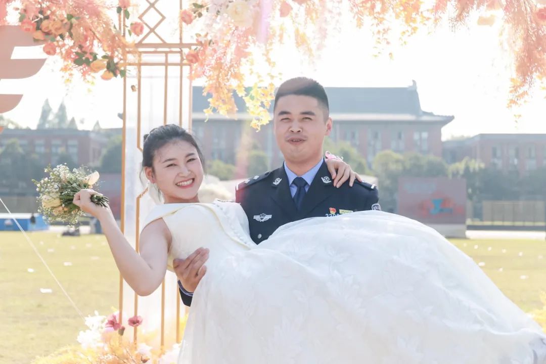 李兰娟致敬院士视频,致敬李兰娟院士的诗朗诵