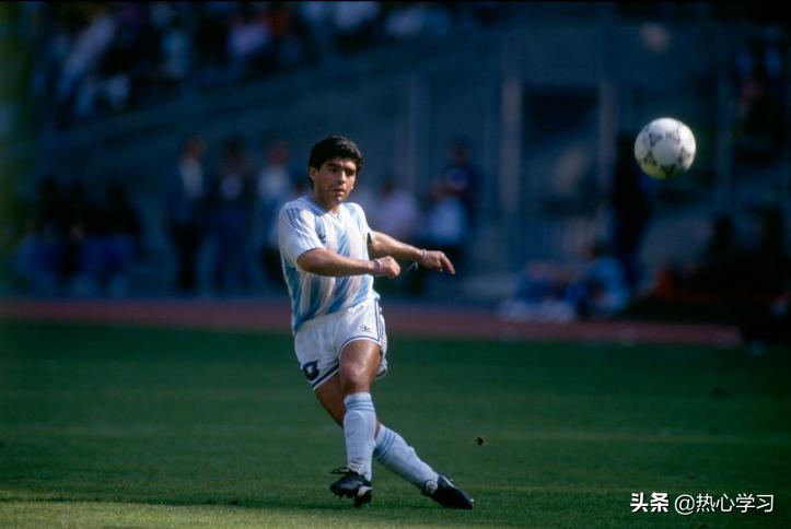 世界足坛缅怀马拉多纳,足球界马拉多纳的光辉时刻