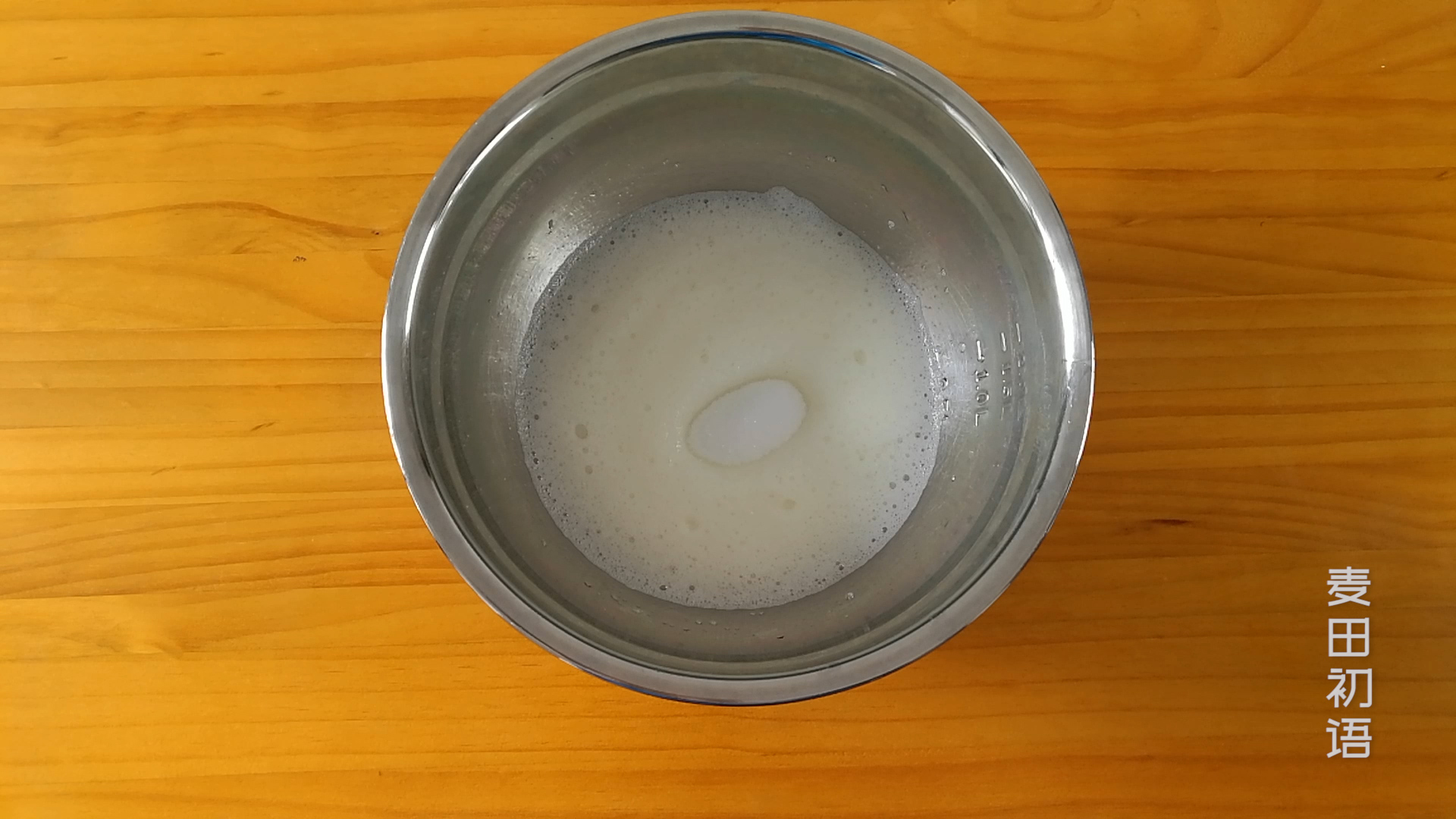 纸杯戚风蛋糕不塌不回缩的诀窍,用纸杯做戚风蛋糕湿乎乎的