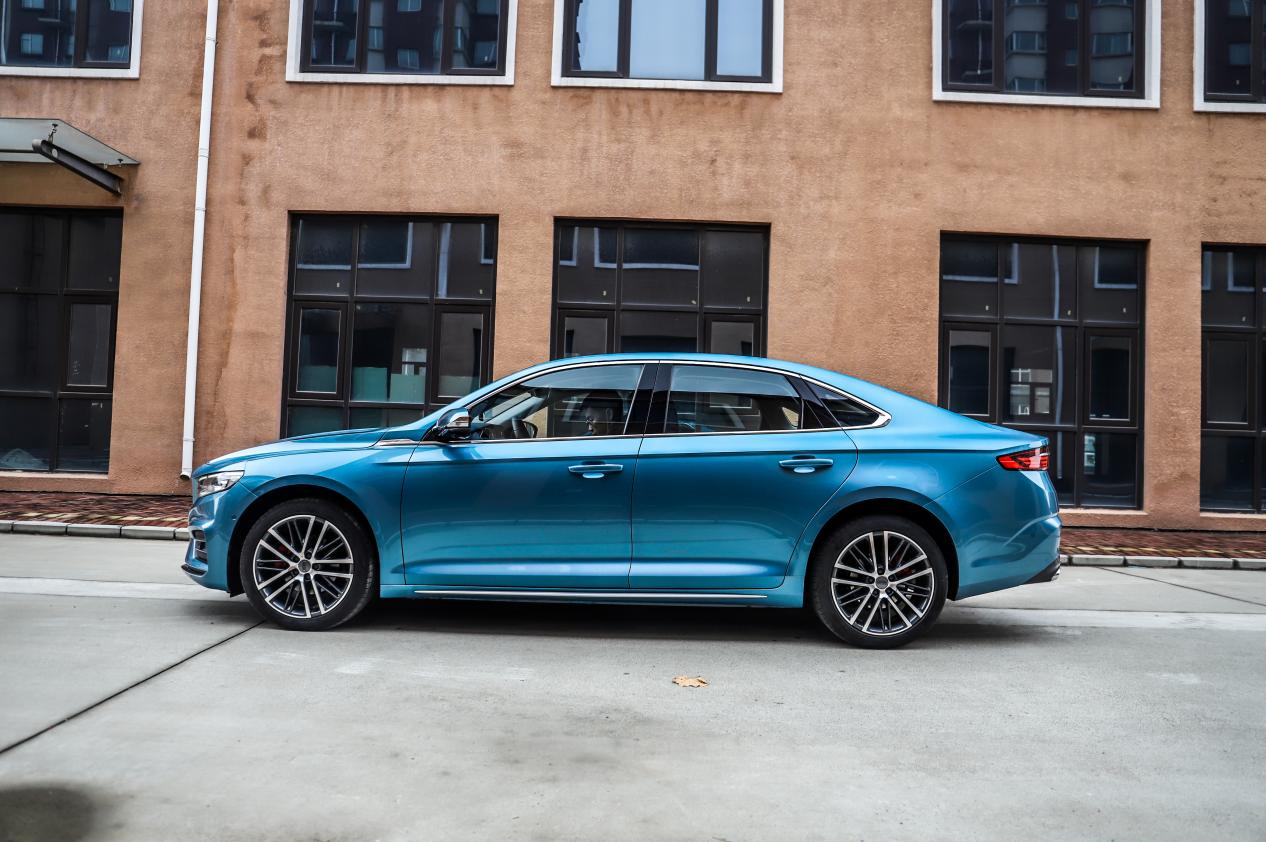 年轻先从动力开始试驾吉利星瑞,颜值才华全都要深度试驾吉利星锐