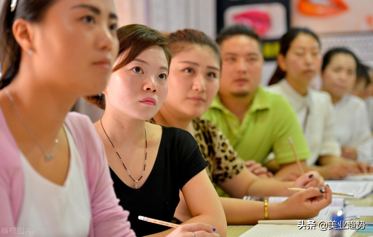 新人纹绣眉毛操作视频,纹绣新人该如何干