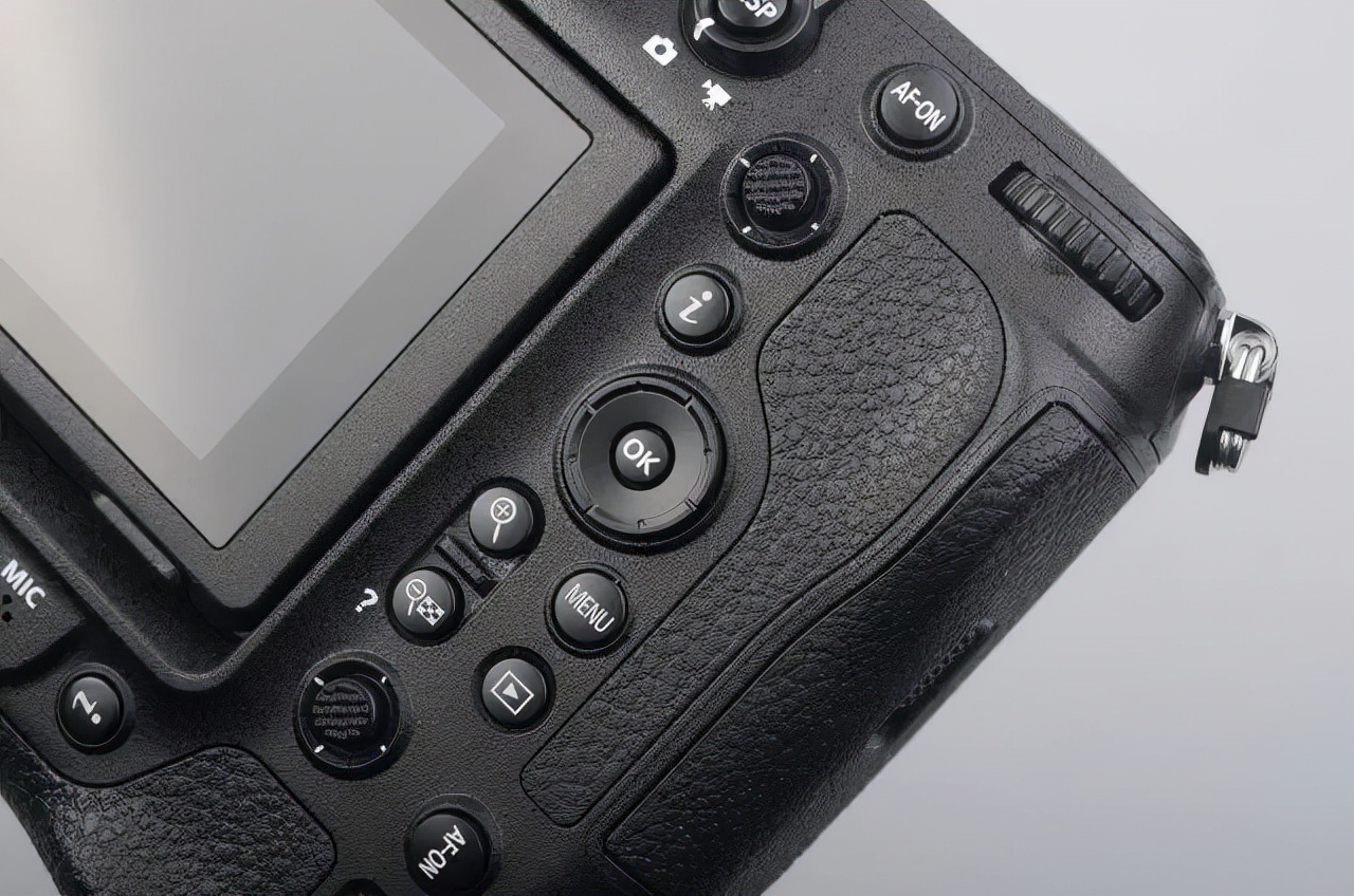 尼康z2470f4和24200选哪个好,尼康旗舰微单z9将问世中关村在线