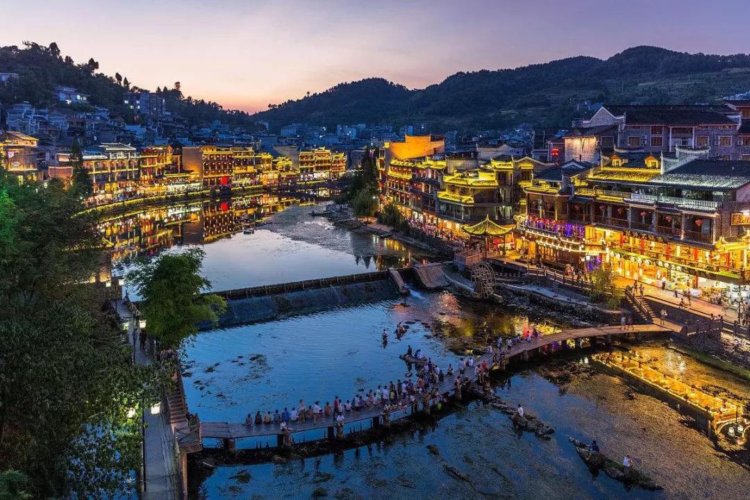 凭想象建造一座城市,凤凰古城历史悠久人杰地灵