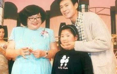 肥肥郑少秋郑欣宜,肥肥走后郑少秋管郑欣宜吗