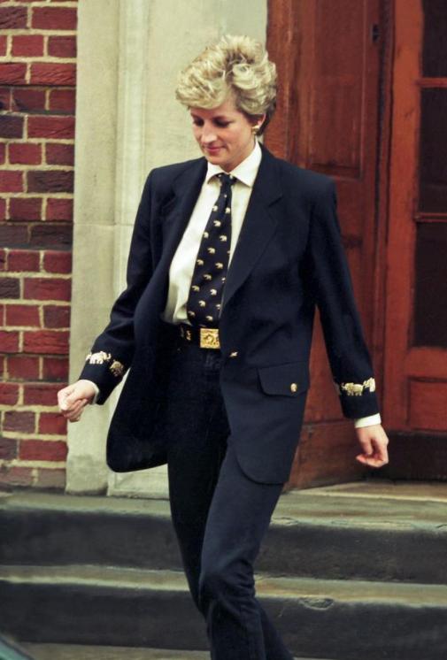 戴安娜王妃少女时期戴的珠宝,戴安娜戴过的首饰