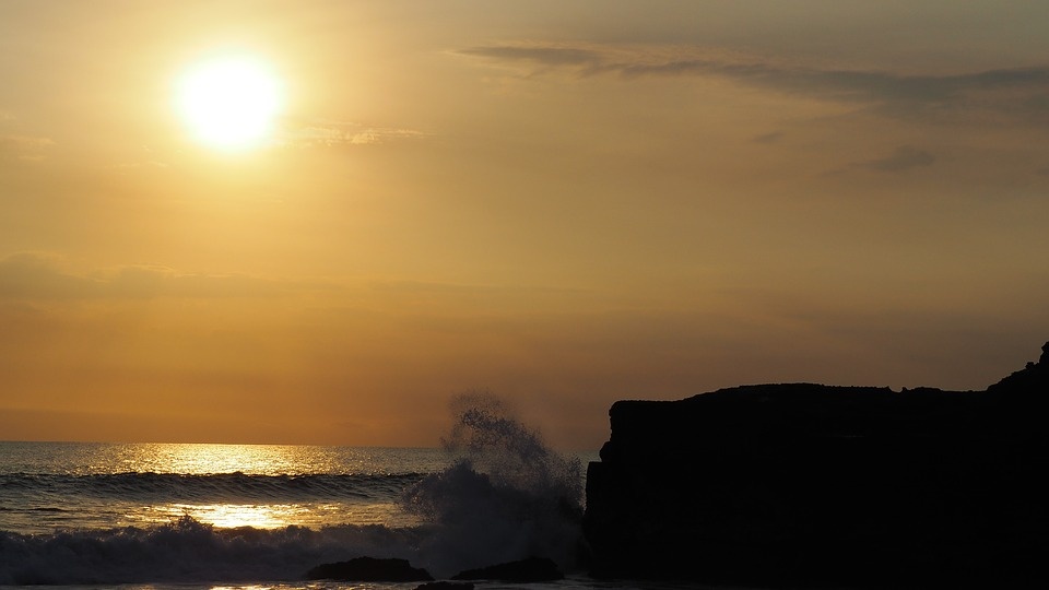 宸村帢宀涙捣绁炲簷鏃ヨ惤椋庢櫙,宸村帢宀涙捣绁炲簷瑕侀棬绁ㄤ箞