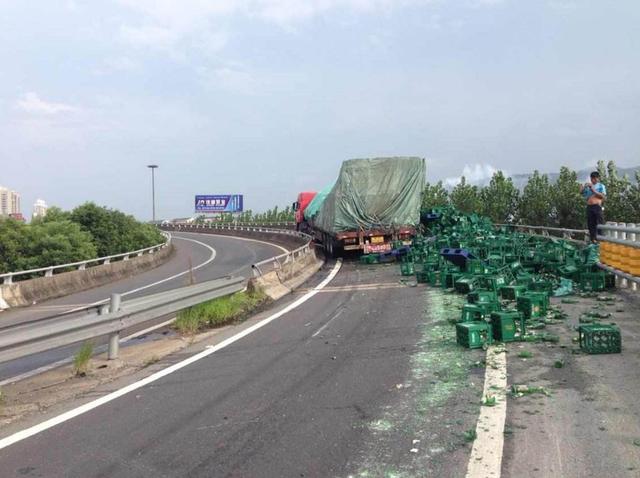 下高速时没有这个动作一律扣3分,下高速该注意什么事项