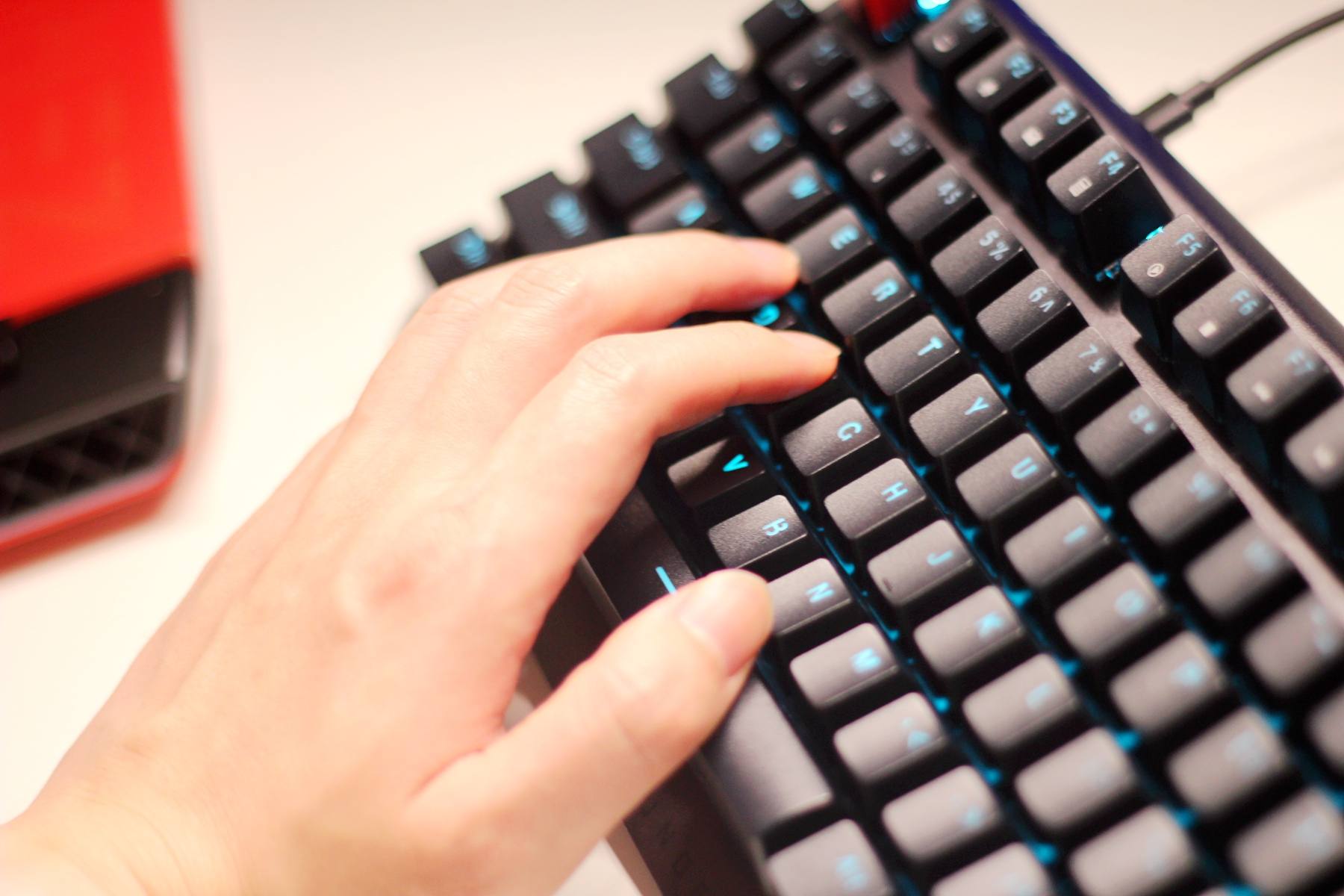 雷神玄龙机械键盘kl5087体验,多功能双头灯二合一复合灯