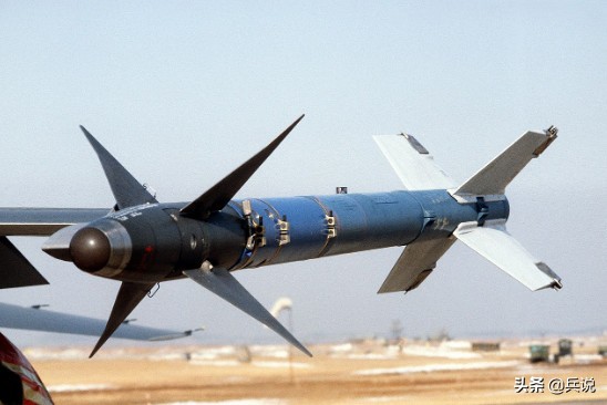 直升机大战f-16战斗机,f16战斗机被击落后的飞行员