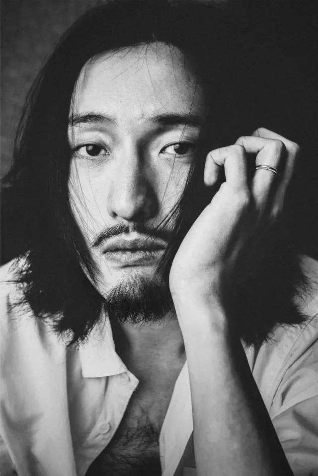 李雪健张译的“清醒”，撕开了多少明星的遮羞布？