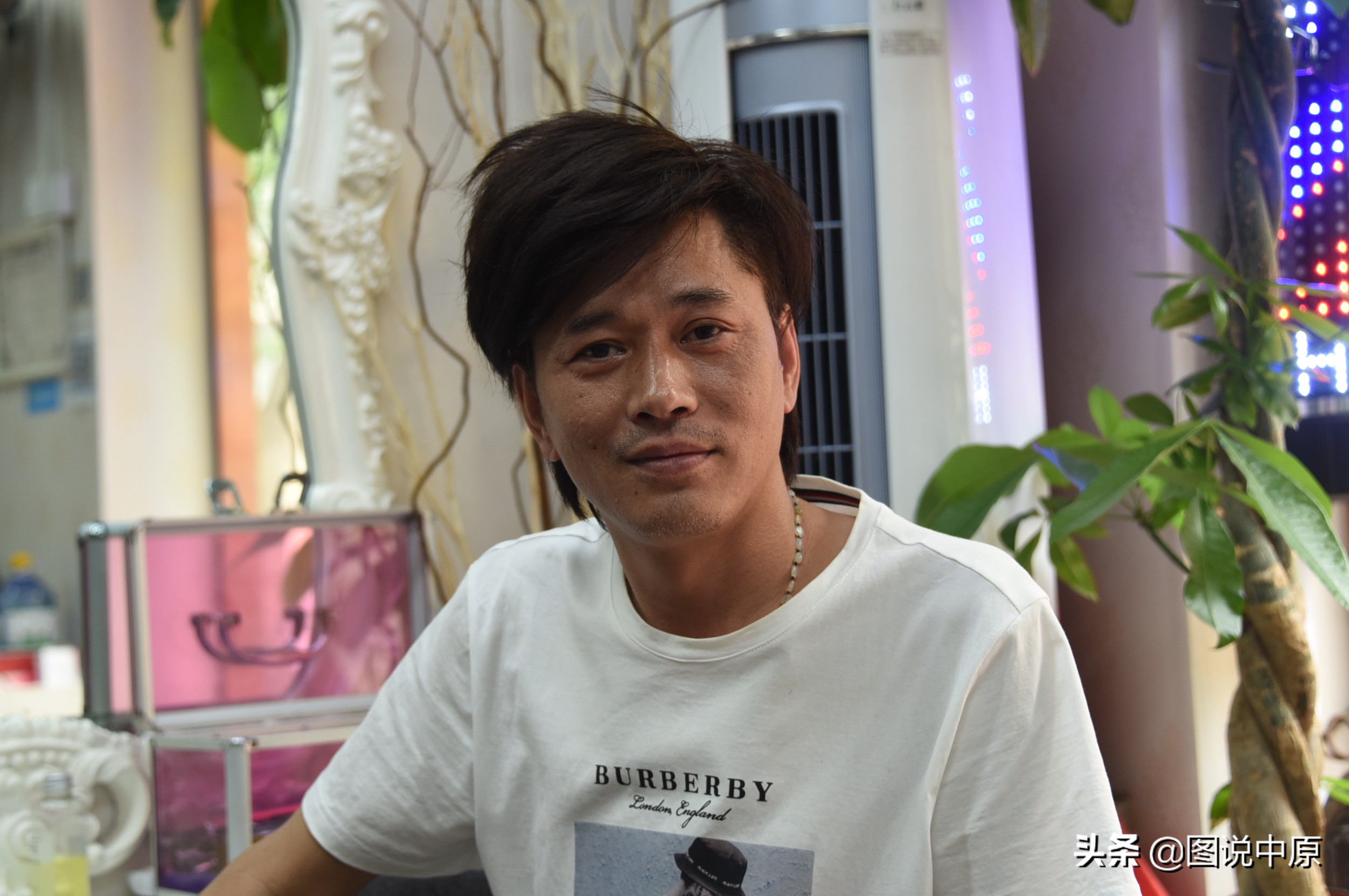 做美发赌博输光欠债如何翻身,我是一名美发师视频