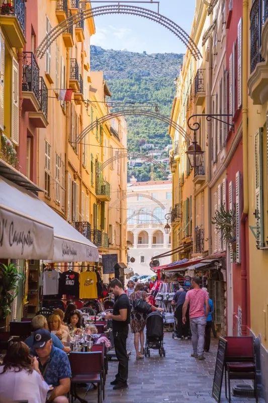 放在地图上很难找到的10个国家,地图上小到看不见的地区