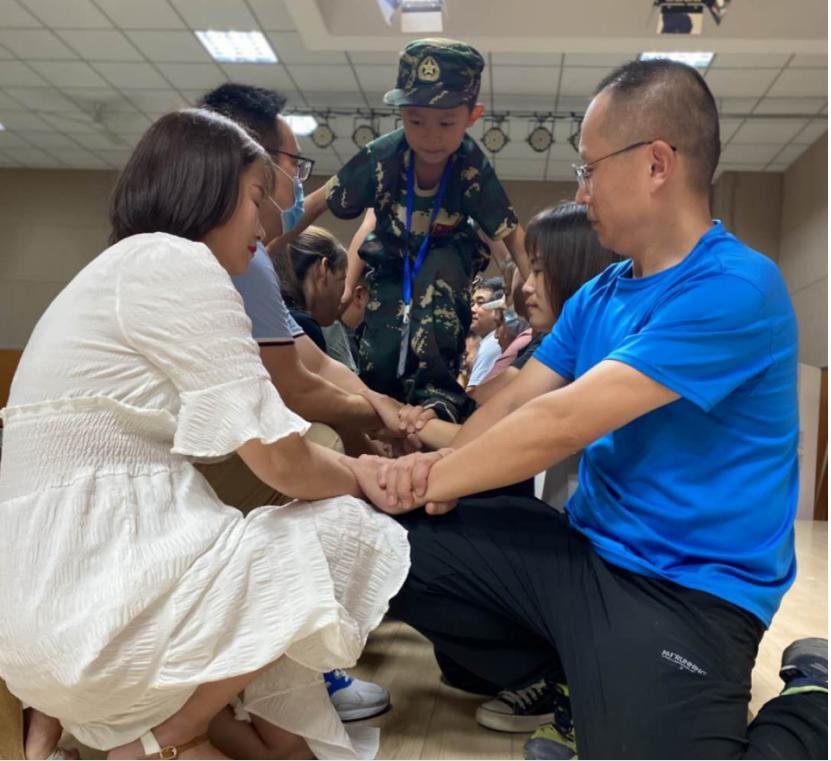 西安明日之星夏令营,西安少儿军训夏令营