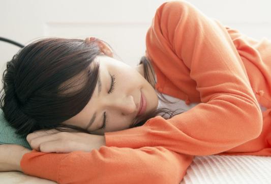 脸上长痘痘怎么办?记好这4个方法,消灭痘痘,皮肤白嫩容颜美