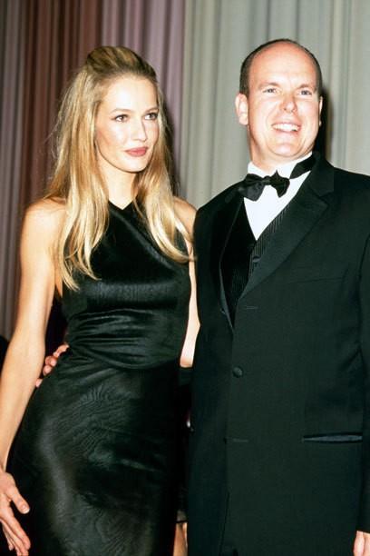 美若天仙却遭家暴毁容,荷兰顶级超模沦落为夜店女郎