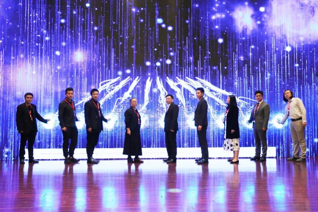 巅峰聚会|第二届“艺合峰会”领航艺术教育新*途征**！