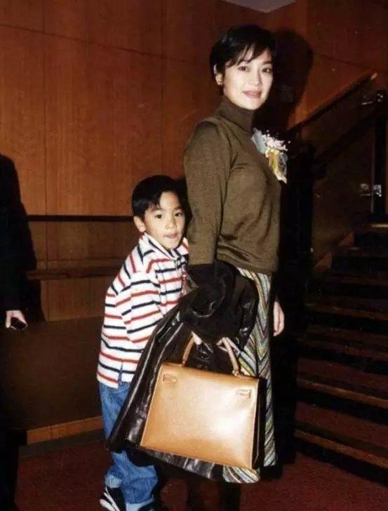 张艾嘉讲述女人一生,张艾嘉的童年