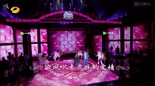 为拿不到偶像签名照而苦恼？看鹿晗、王一博上演教科书式的追星