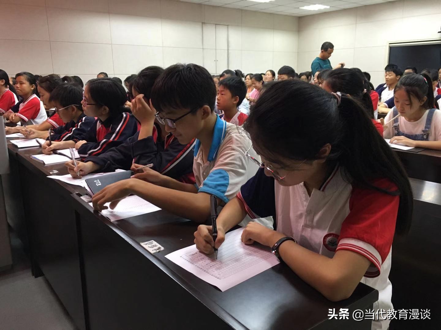 鐜板満鐩存挱瀛︽牎鎹㈠眾閫変妇,瀛︽牎鎹㈠眾閫変妇娲诲姩淇℃伅