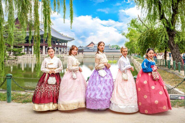 传统外国民族服饰有哪些,世界的民族特色服装有多少