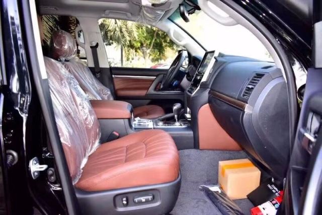 陆巡兰德酷路泽4500柴油版24款,兰德酷路泽5.7v8陆巡5700顶配