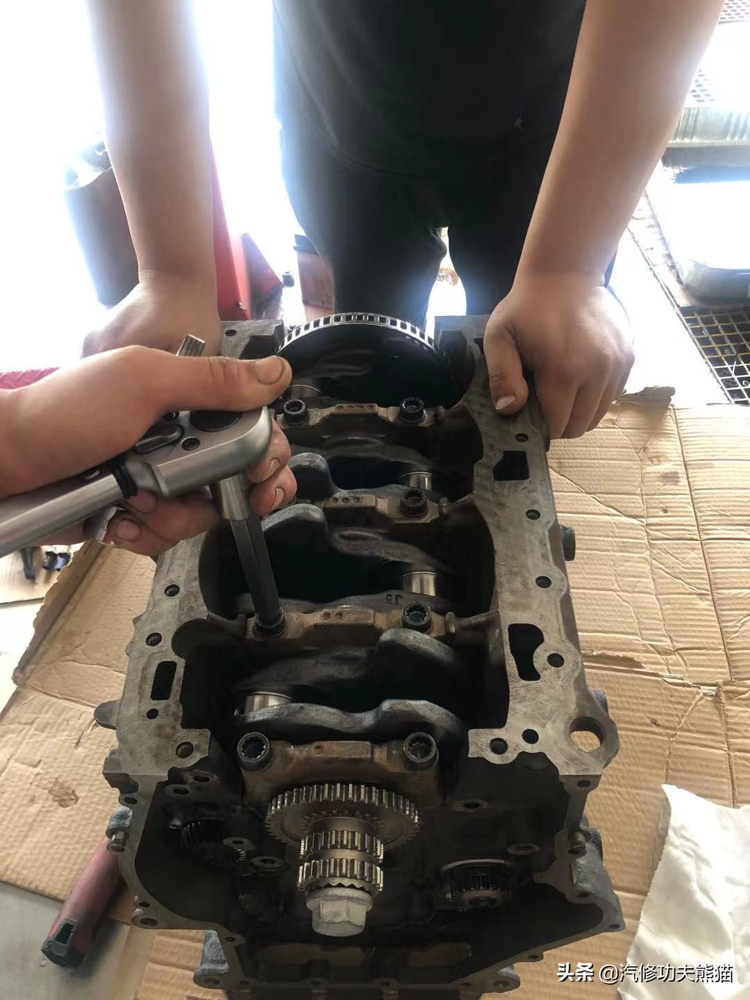 爱车养护烧机油要趁早治理,爱车烧机油