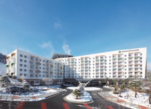 韩国大明山滑雪度假酒店,雪山温泉spa池