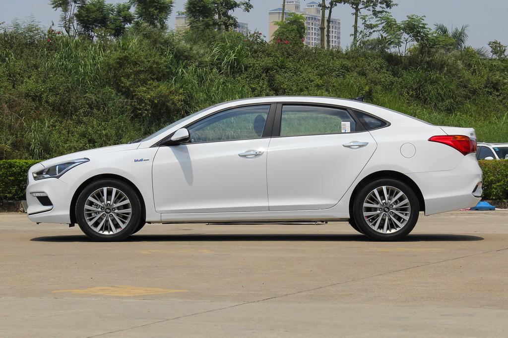 中型轿车性价比高推荐,中型轿车3万左右推荐