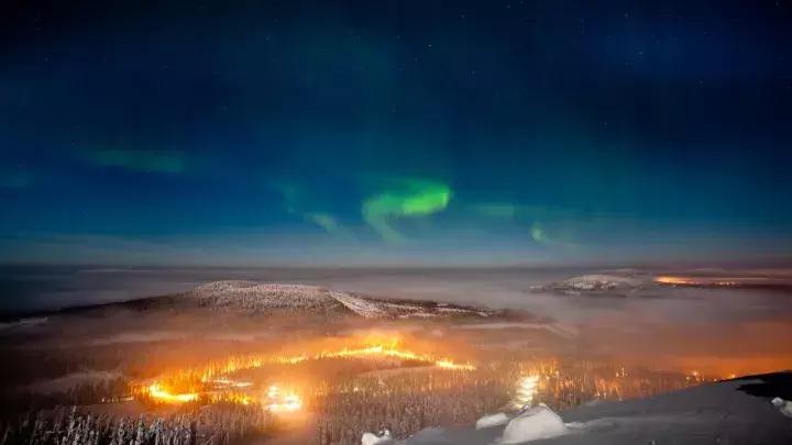 芬兰玻璃屋极光横屏,芬兰极光玻璃屋造价