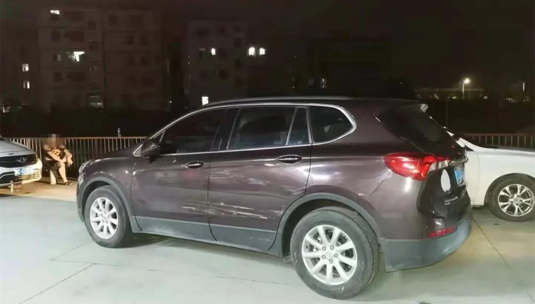 别克车主疯狂撞人后来怎么处理,司机撞倒路人后开车离开后续