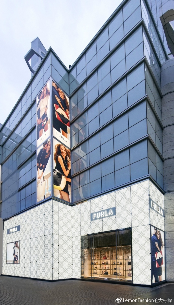 furla包包属于奢侈品吗,furla最新款包