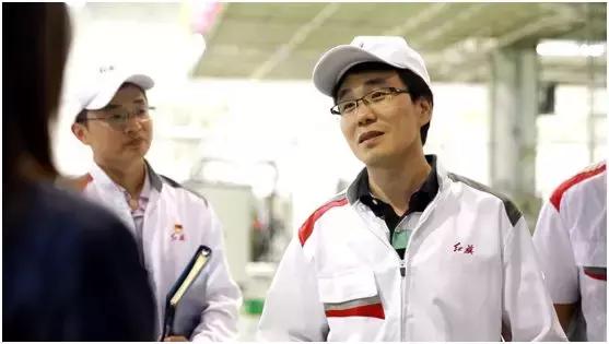 中国第1辆红旗轿车长什么样子,红旗轿车是什么时候诞生的